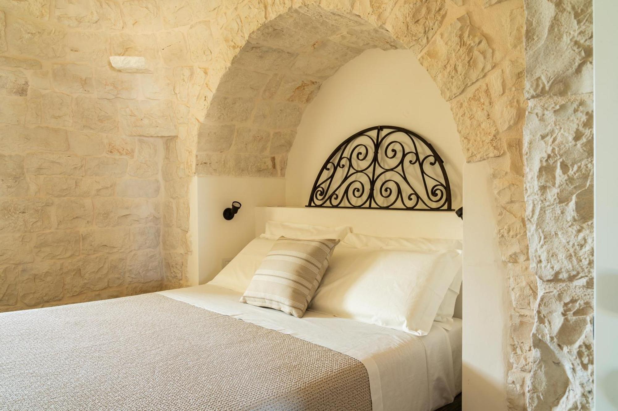 Trullo Jale - Boutique Apartments Ostuni Dış mekan fotoğraf